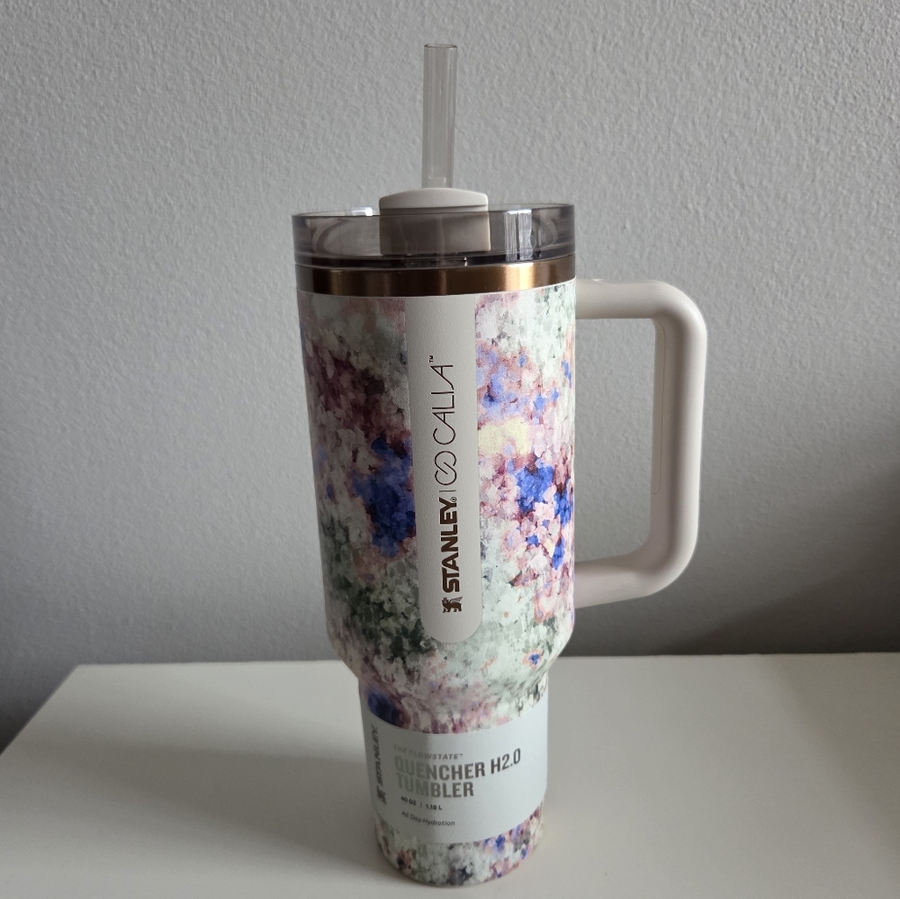 *RARE* Stanley x Calia 40oz Flowstate Quencher H2.0 Tumbler Olive Eden